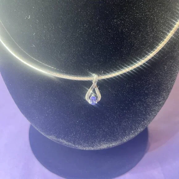 Safi Kilima 18-inch omega chain with deep blue hue of the main stone - Picture 2 of 5